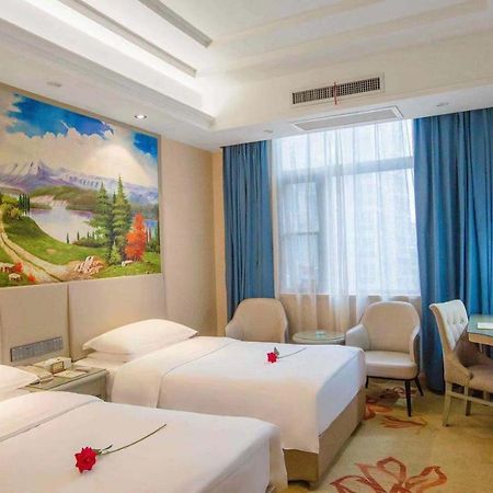 Vienna Hotel Nanyang People Road Exterior foto